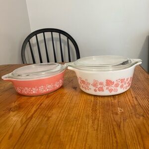 Vintage Pyrex Gooseberry Dishes 471, 472 With Lids Like New Pink White Set Of 2